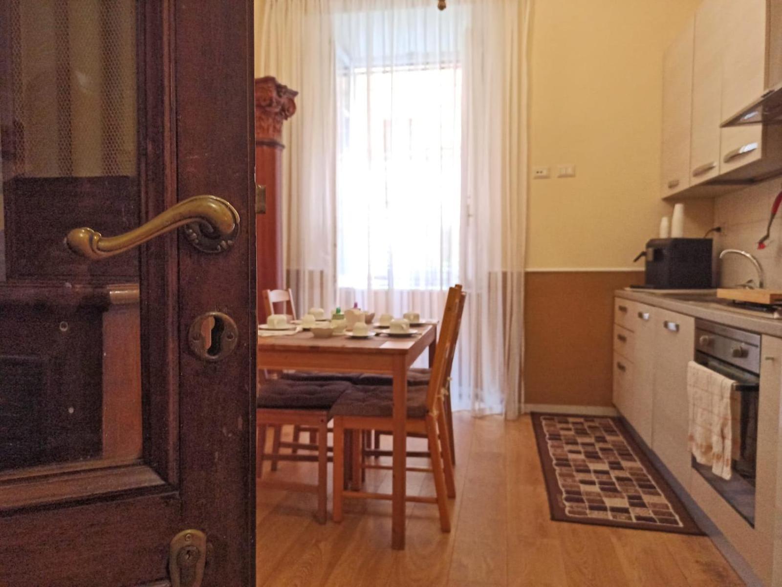 Domina Popolo, Rome